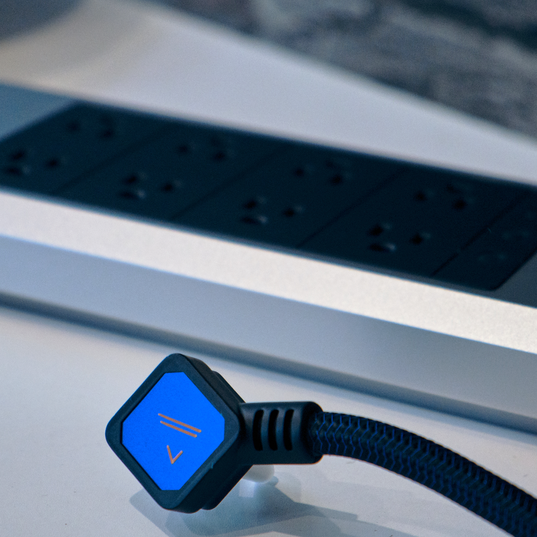 Austere V Series Power 8-Outlet with Omniport USB - Black - Austere V series 8-outlet aDesign power with Omniport USB - Left