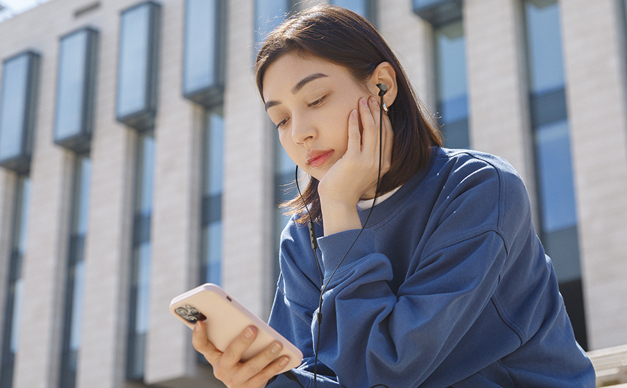 3-button remote with microphone