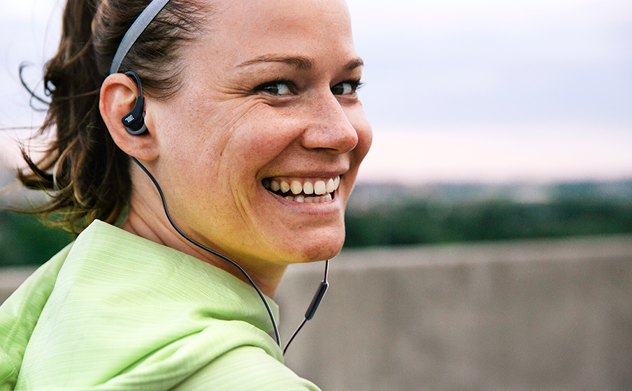 FlipHook&trade; technology for versatile wearing style