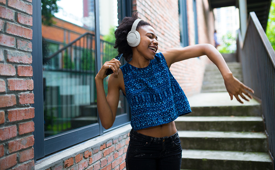 Bluetooth 5.3 with LE Audio *