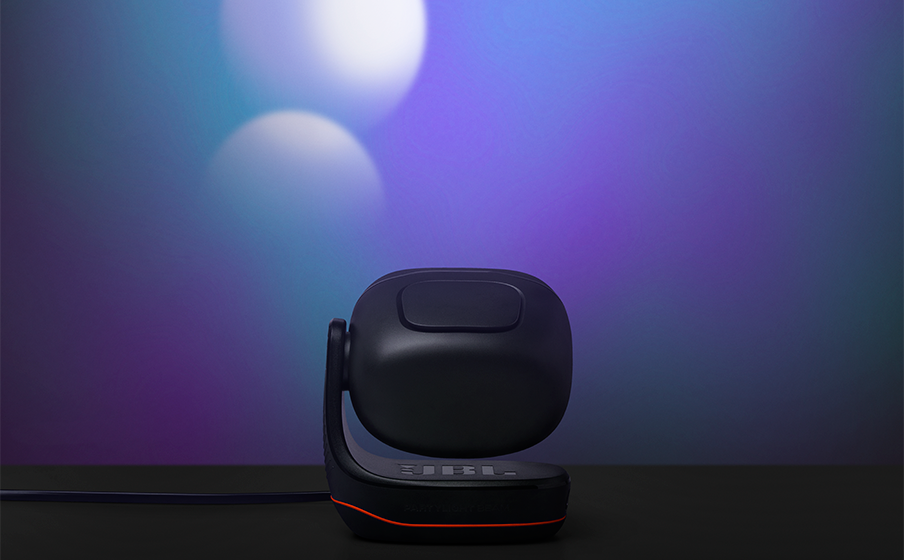 Room-filling party atmosphere